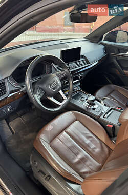 Внедорожник / Кроссовер Audi Q5 2020 в 