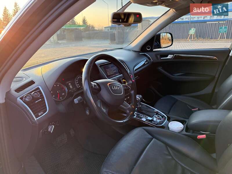 Внедорожник / Кроссовер Audi Q5 2012 в Каменец-Подольском