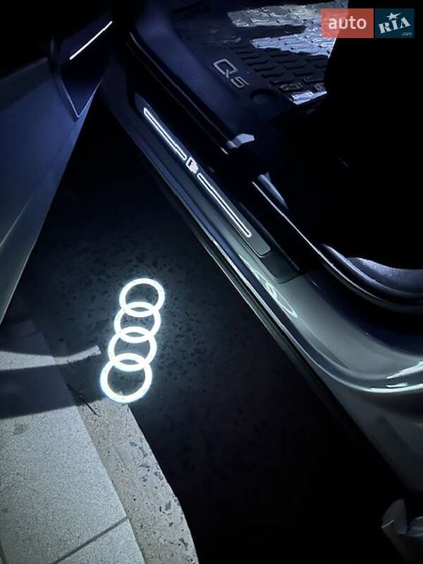 Позашляховик / Кросовер Audi Q5 2021 в Львові