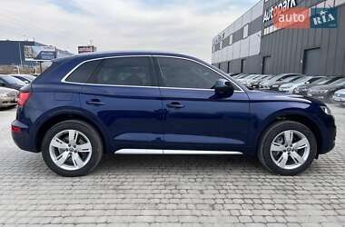Позашляховик / Кросовер Audi Q5 2018 в 