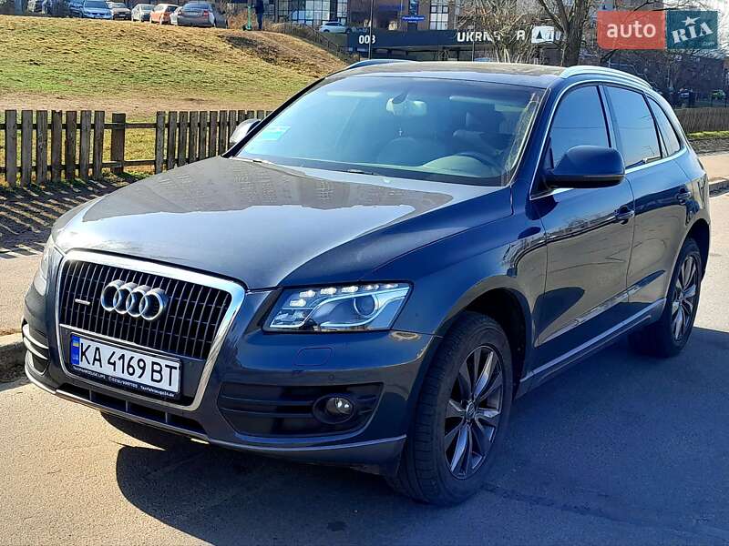 Внедорожник / Кроссовер Audi Q5 2010 в Киеве