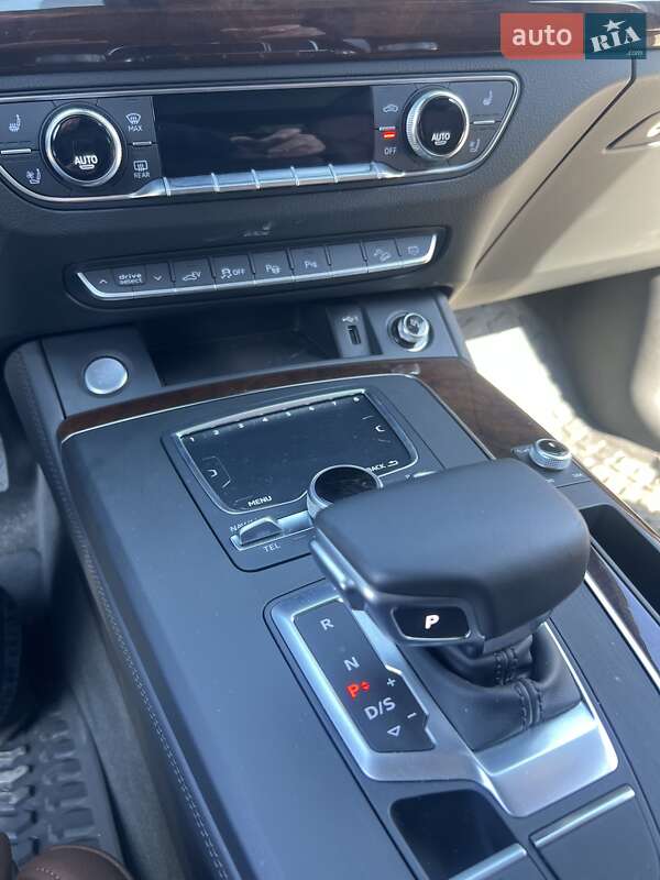 Внедорожник / Кроссовер Audi Q5 2020 в Львове
