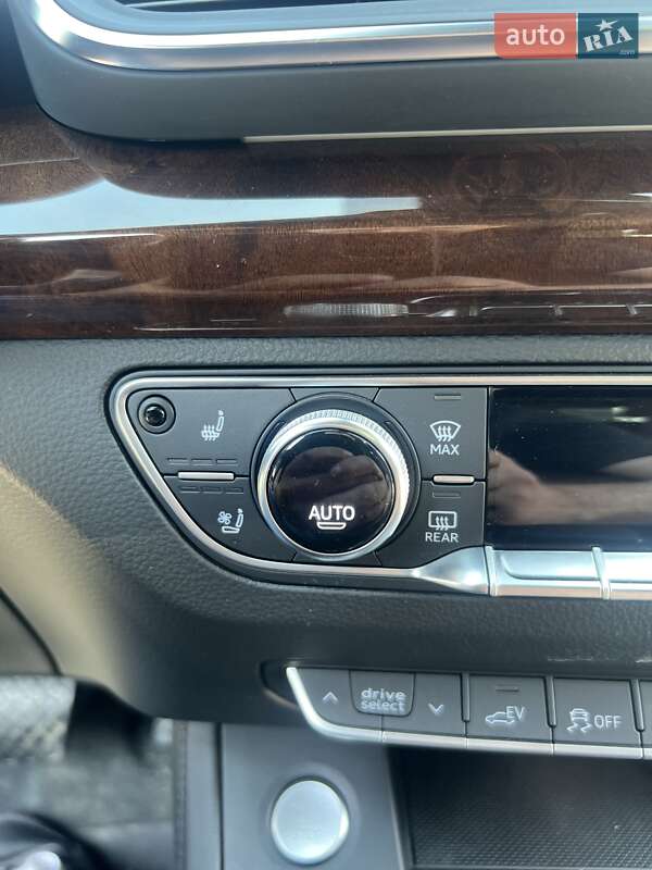 Внедорожник / Кроссовер Audi Q5 2020 в Львове