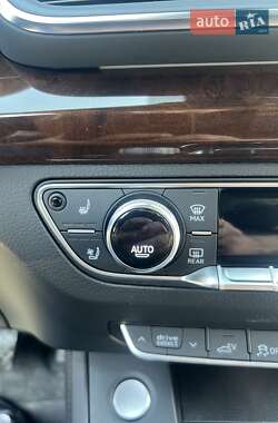 Внедорожник / Кроссовер Audi Q5 2020 в 