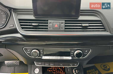 Внедорожник / Кроссовер Audi Q5 2020 в 