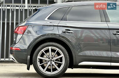 Внедорожник / Кроссовер Audi Q5 2020 в 