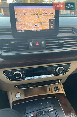 Позашляховик / Кросовер Audi Q5 2017 в 
