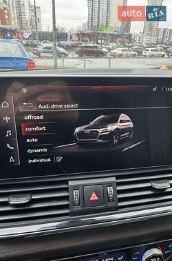 Внедорожник / Кроссовер Audi Q5 2022 в 