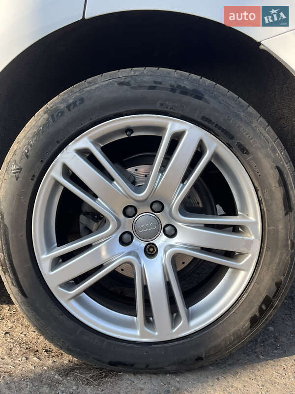 Внедорожник / Кроссовер Audi Q5 2015 в Конотопе