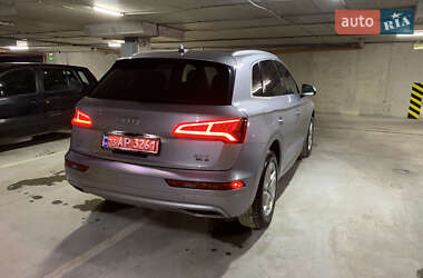 Внедорожник / Кроссовер Audi Q5 2018 в 