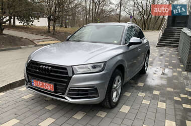 Внедорожник / Кроссовер Audi Q5 2018 в 