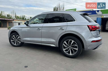 Внедорожник / Кроссовер Audi Q5 2021 в 