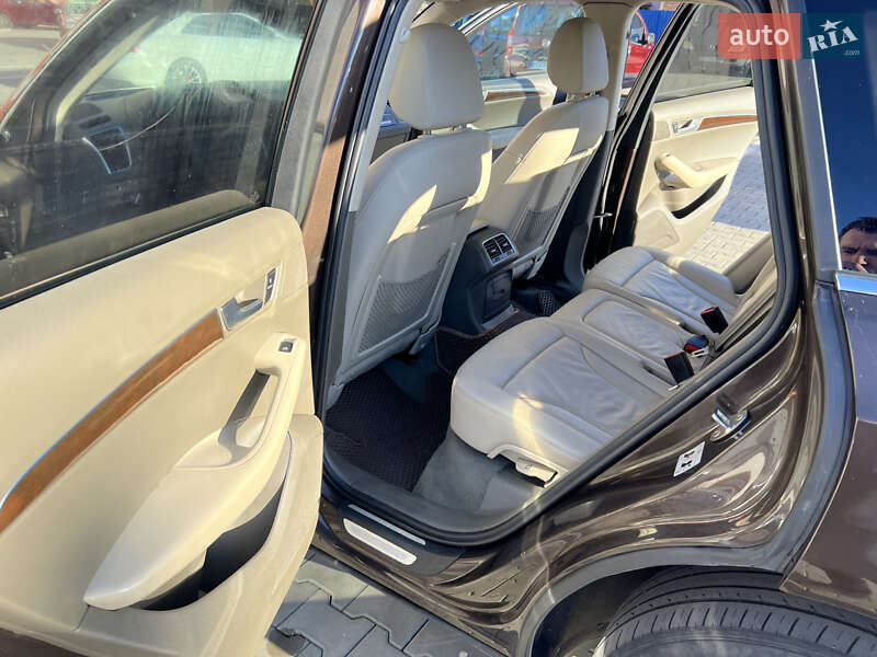 Внедорожник / Кроссовер Audi Q5 2010 в Луцке