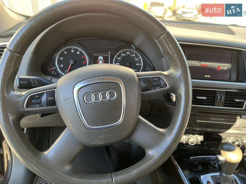 Внедорожник / Кроссовер Audi Q5 2010 в Луцке