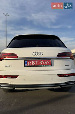 Внедорожник / Кроссовер Audi Q5 2021 в 