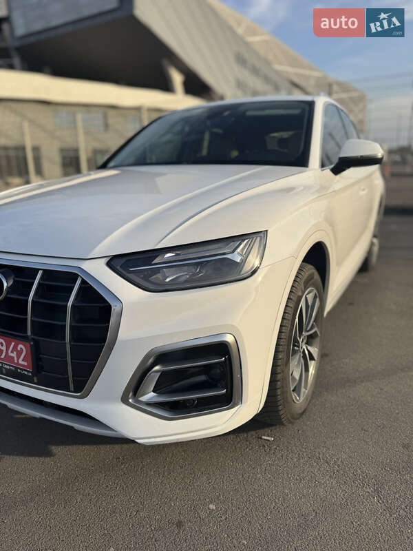 Внедорожник / Кроссовер Audi Q5 2021 в Львове