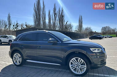 Позашляховик / Кросовер Audi Q5 2017 в 