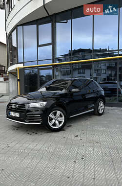 Внедорожник / Кроссовер Audi Q5 2017 в 