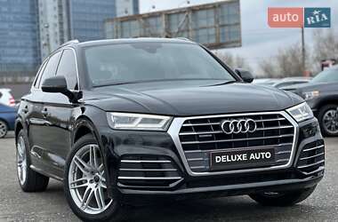 Внедорожник / Кроссовер Audi Q5 2017 в 