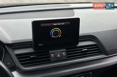 Внедорожник / Кроссовер Audi Q5 2017 в 
