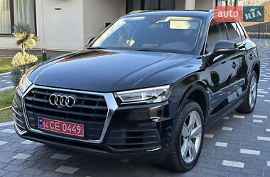 Внедорожник / Кроссовер Audi Q5 2017 в 