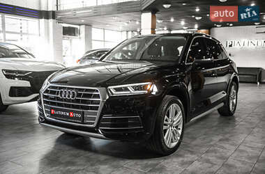 Позашляховик / Кросовер Audi Q5 2018 в 