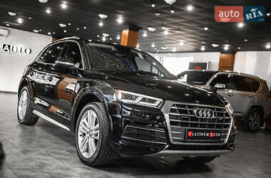 Позашляховик / Кросовер Audi Q5 2018 в 