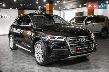 Позашляховик / Кросовер Audi Q5 2018 в 