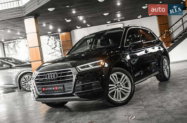 Позашляховик / Кросовер Audi Q5 2018 в 