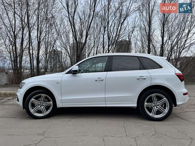 Внедорожник / Кроссовер Audi Q5 2012 в 