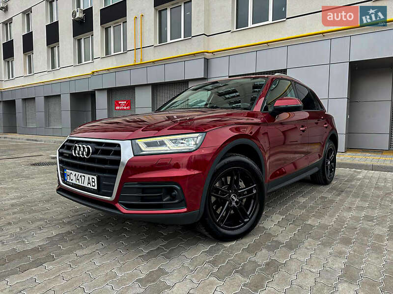 Позашляховик / Кросовер Audi Q5 2018 в 