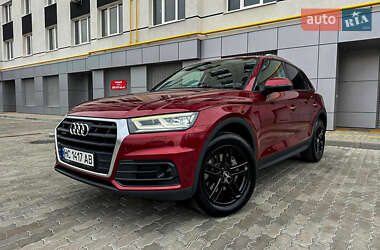 Позашляховик / Кросовер Audi Q5 2018 в 