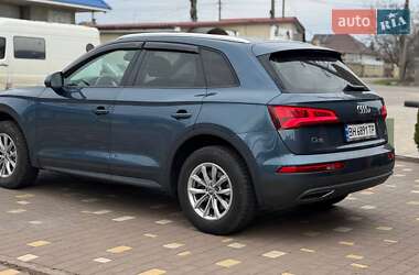 Позашляховик / Кросовер Audi Q5 2018 в 