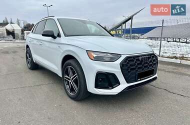 Внедорожник / Кроссовер Audi Q5 2021 в 