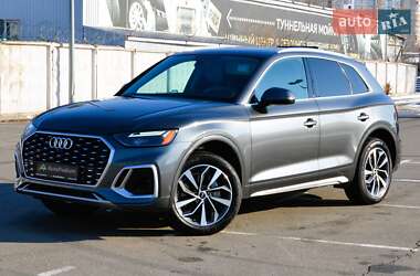 Позашляховик / Кросовер Audi Q5 2022 в 
