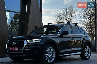 Внедорожник / Кроссовер Audi Q5 2018 в 