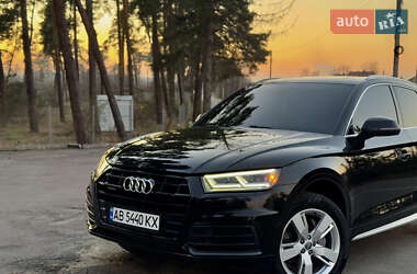 Внедорожник / Кроссовер Audi Q5 2017 в 