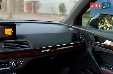 Внедорожник / Кроссовер Audi Q5 2017 в 