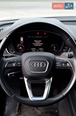 Внедорожник / Кроссовер Audi Q5 2018 в 