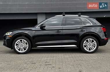 Позашляховик / Кросовер Audi Q5 2018 в 