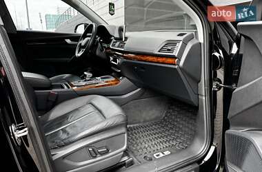 Позашляховик / Кросовер Audi Q5 2018 в 