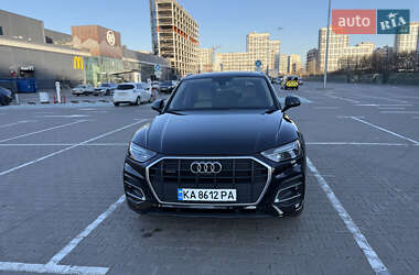 Внедорожник / Кроссовер Audi Q5 2022 в 