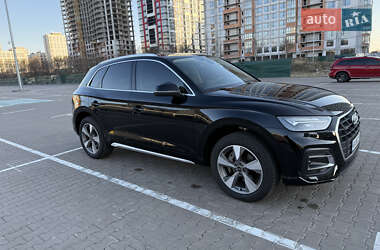 Внедорожник / Кроссовер Audi Q5 2022 в 