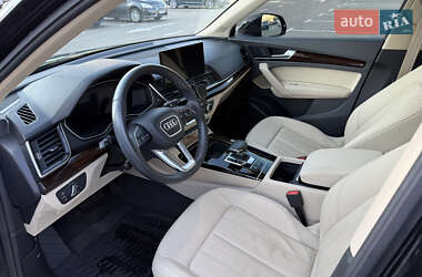 Внедорожник / Кроссовер Audi Q5 2022 в 