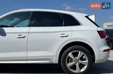 Внедорожник / Кроссовер Audi Q5 2019 в 