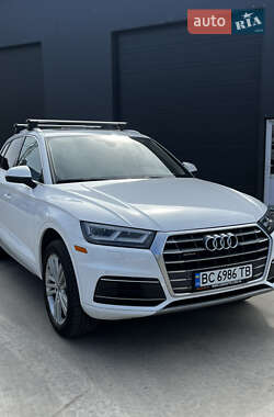 Внедорожник / Кроссовер Audi Q5 2017 в 