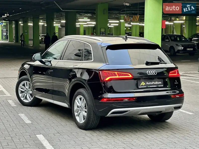 Внедорожник / Кроссовер Audi Q5 2017 в 