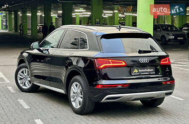 Внедорожник / Кроссовер Audi Q5 2017 в 