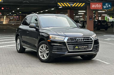 Внедорожник / Кроссовер Audi Q5 2017 в 
