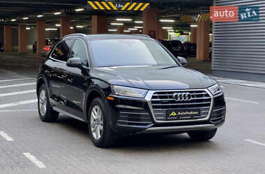 Внедорожник / Кроссовер Audi Q5 2017 в 